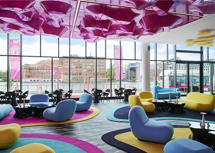 柏灵纽沃酒店 酒店