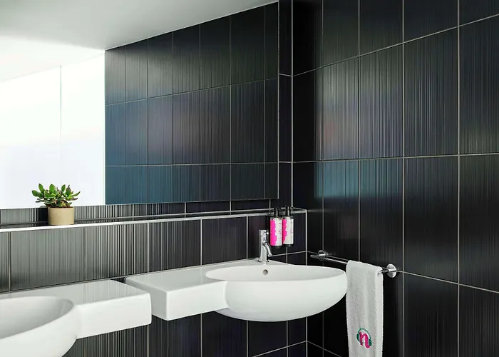 柏灵纽沃酒店 4*