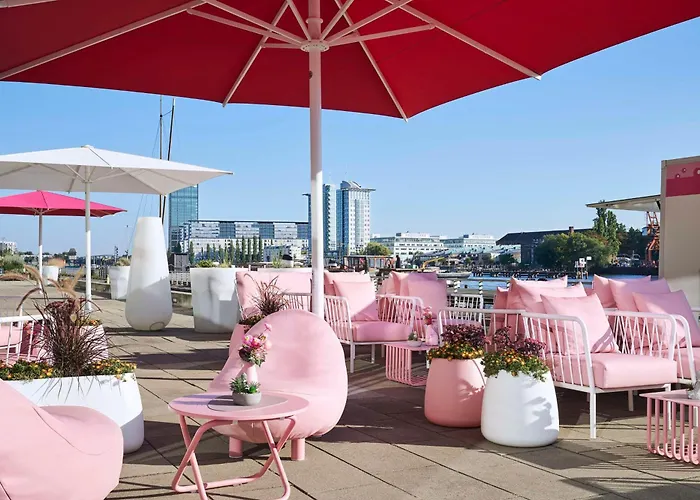 柏灵纽沃酒店 酒店